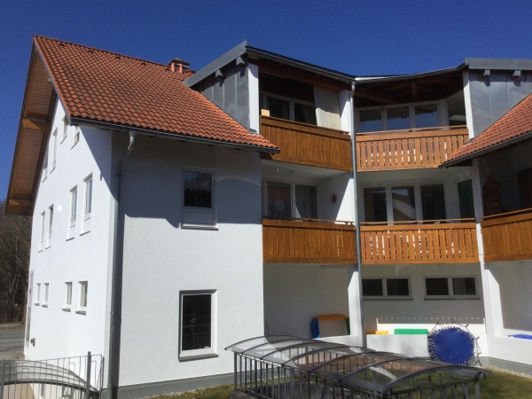 Kempten-Rothkreuz: 3-Zi.-Wohnung mit Balkon und TG-Stellplatz